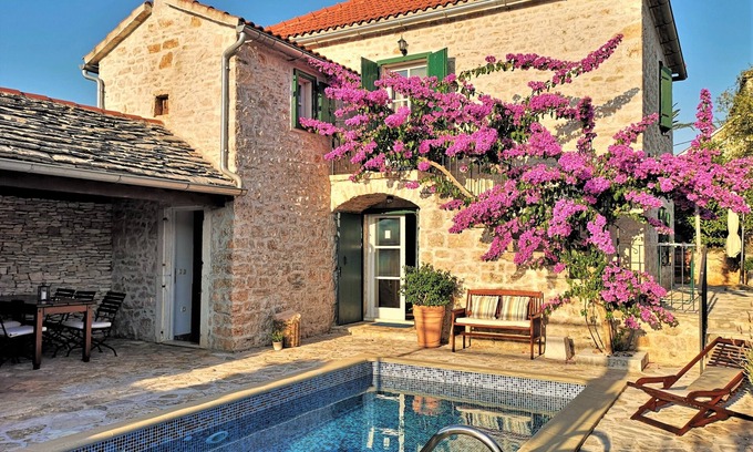 Mirce Villa | 19th century Dalmatian villa with swimmingpool, luxury&peaceful, close to beach
