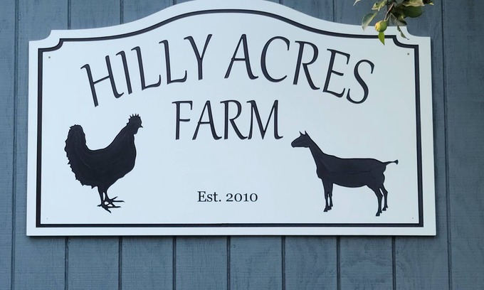 Bristol Apartment | 1B/1B Apt. on Hobby Farm π π in Bristol. 5 minutes from Newfound Lake