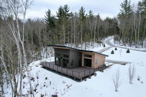 Bethlehem Villa | 1B Contemporary cabin in magnificent setting, luxury and comfort, hot tub, AC!