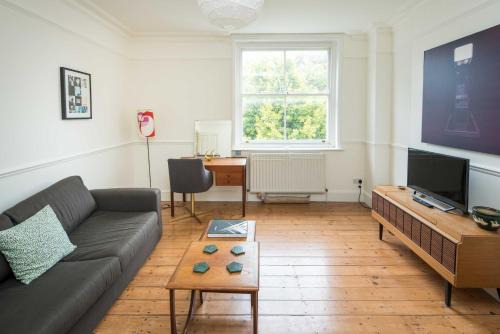 Woodberry Down Apartment | 1BD Flat Stoke Newington Well Connected CityCentre