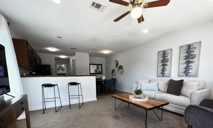 Powderly Apartment | 1BR/1BA Apt 5 min from Paris, Pat Mayse Lake and 10 min to Choctaw Casino