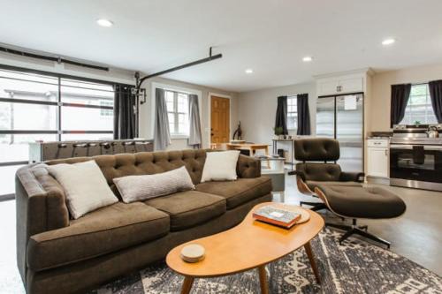 Athens House | 1Br 1bath - Greenway Garage w Firepit