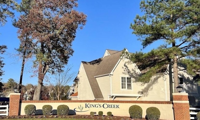 Lackey Resort | 1BR 1BTH - Family of 4 - Resort Stay 5 min from Bush Gardens & Water Country USA