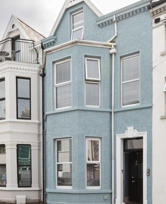 Bangor Apartment | 1BR-3BR Apartments in Bangor, Mins to Seafront & High St