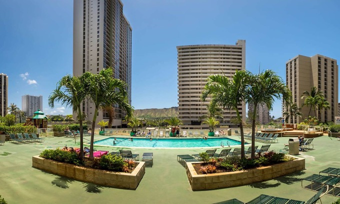 Diamond Head - Kapahulu - St. Louis Condo | 1BR Condo near Waikiki Beach w/Private Lanai