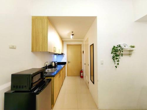 Barangka Ilaya Apartment | 1BR Condotel with Balcony at SM Light Residences #LT05