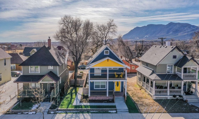 Downtown Colorado Springs House | 1BR Downtown Urbanitydining, Drink, Cafes & Escape