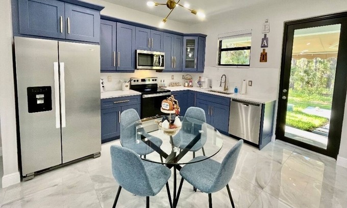 Rural Estates Apartment | 2/1 W/ HOT TUB & 30 MIN TO THE BEACH