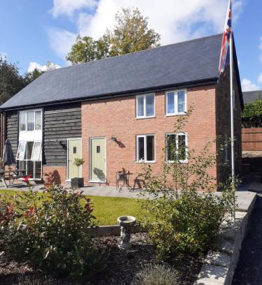 Rhayader House | 2 Bear Barns