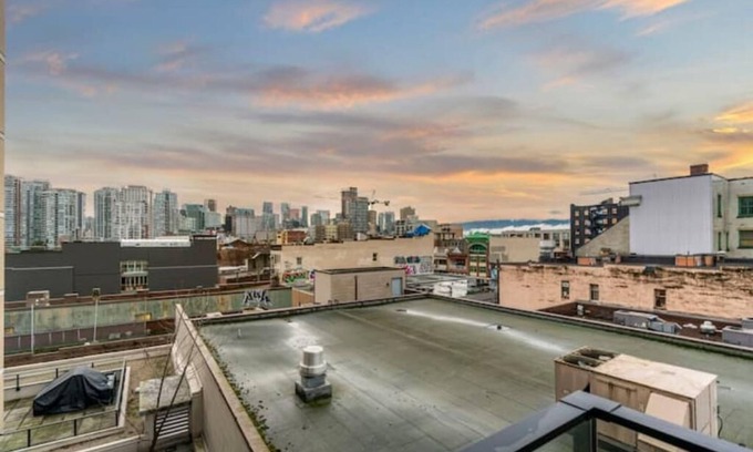 Crosstown Apartment | 2 bed+2 bath Downtown Vancouver luxury Apt.