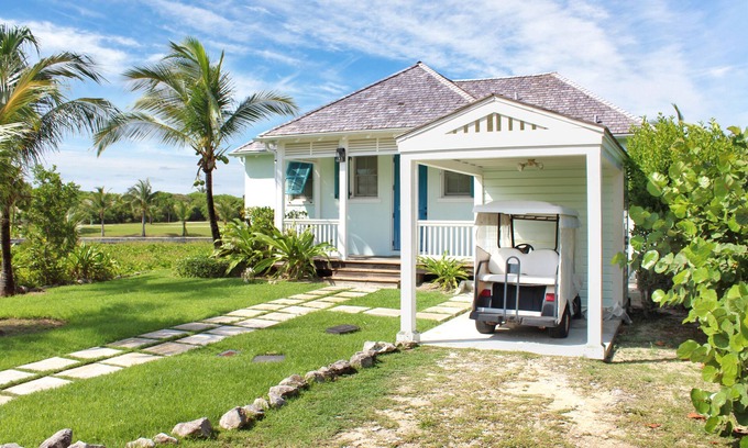 Schooner Bay Village House | 2 Bed 2 Bath Waterfront House located in Schooner Bay, Abaco