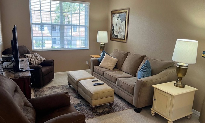 Bonita Springs Condo | 2 Bed, 2 Baths, includes Nice Screened Patio on the water. Great Clubhouse/Pool