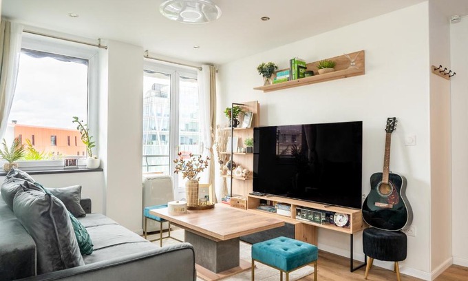 Le Kremlin-Bicetre Apartment | 2-Bed Apartment - Sleeps 4 AirCon & Central Links