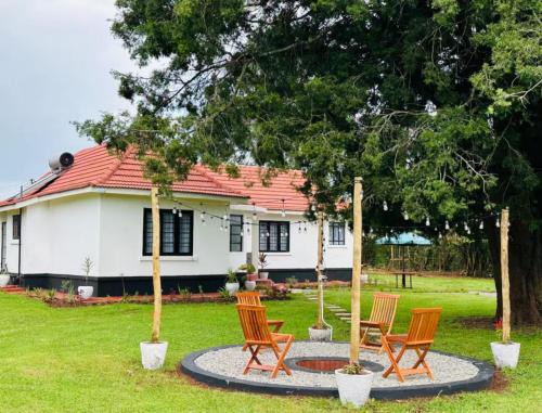 Riara Ridge Apartment | 2-bed farmhouse on 85-acre tea estate pool - 2331