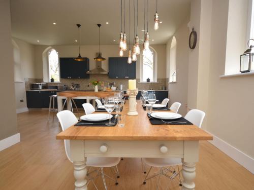 Alford House | 2 bed in Alford 42581