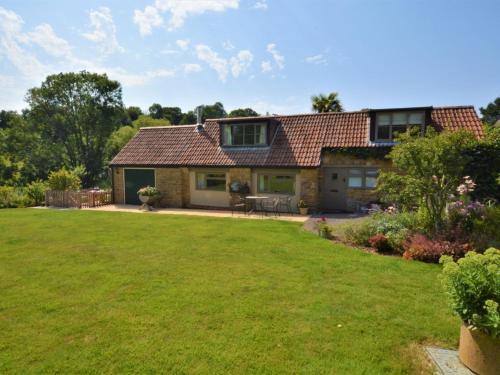 Beaminster House | 2 Bed in Beaminster 63136
