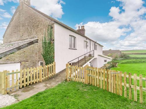 Looe Apartment | 2 Bed in Looe 88357