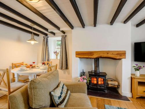 Nefyn House | 2 Bed in Nefyn 44492