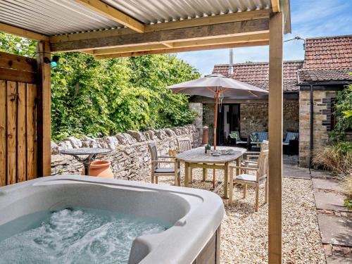 Wedmore House | 2 Bed in Wedmore 51342