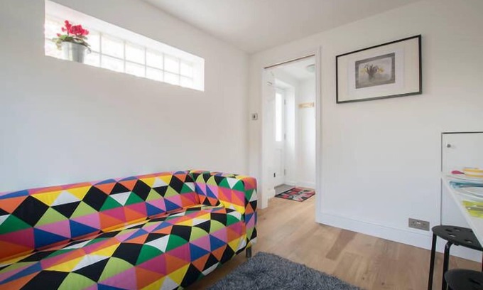 Highbury West House | 2 bed town house zone 2 "The House on the Corner"