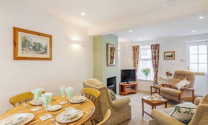 Flookburgh Cottage | 2 bedroom accommodation in Flookburgh, near Grange-over-Sands