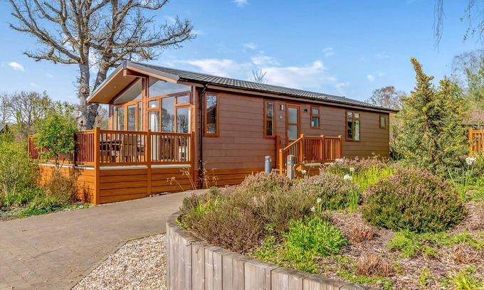 Holton Heath Ski Chalet | 2 bedroom accommodation in Holton Heath