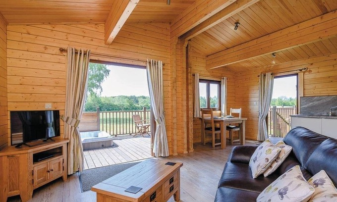 Wenhaston Cabin | 2 bedroom accommodation in Wenhaston, Halesworth