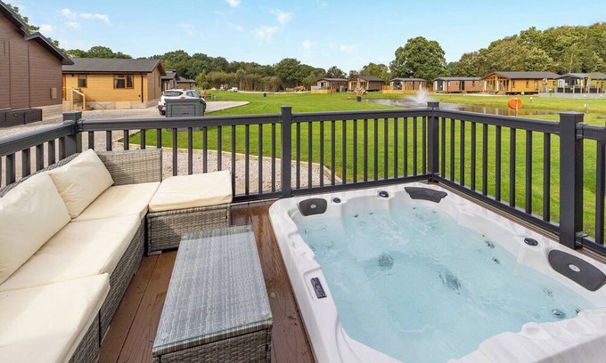 Congleton Ski Chalet | 2 bedroom accommodation in Eaton, Congleton
