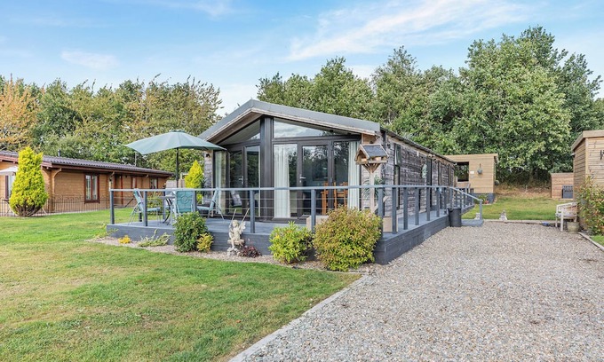 Welsh Frankton Ski Chalet | 2 bedroom accommodation in Ellesmere