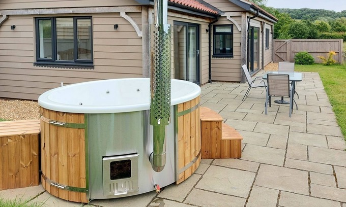 Loxton Cottage | 2 bedroom accommodation in Shiplate, Bleadon