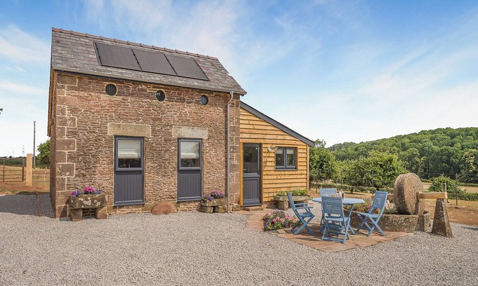 Blaisdon Cottage | 2 bedroom accommodation in Mitcheldean , Forest of dean