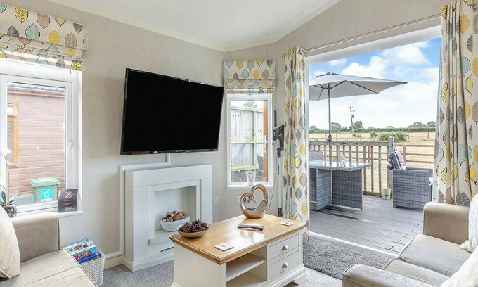 Somerton Ski Chalet | 2 bedroom accommodation in Charlton Adam, Somerton
