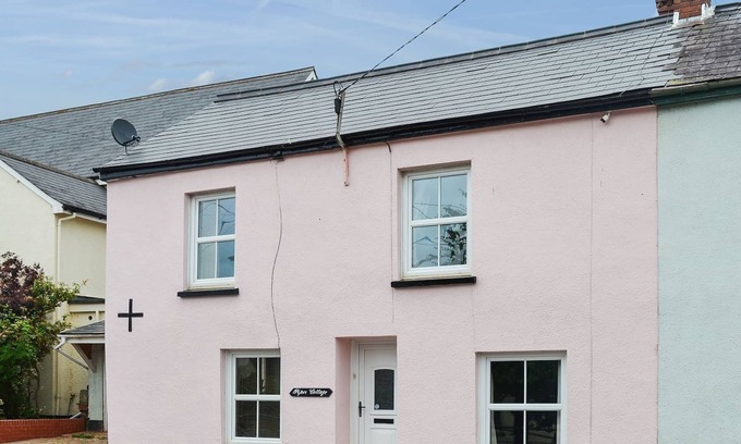 Halberton Cottage | 2 bedroom accommodation in Halberton, near Tiverton