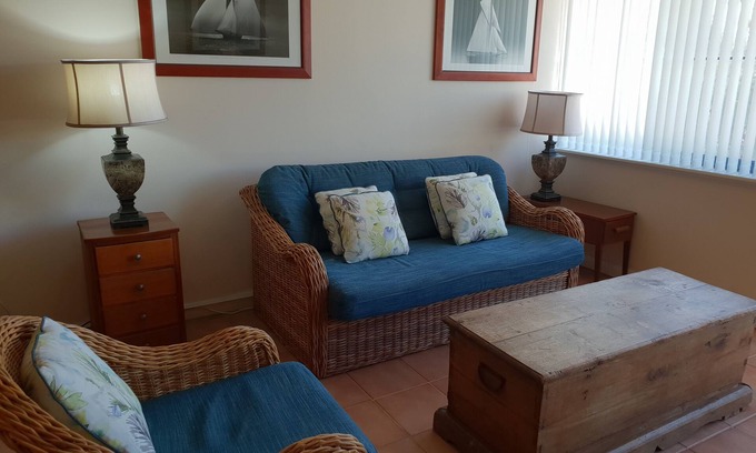 South Fremantle Apartment | 2 bedroom apartment in fabulous South Fremantle