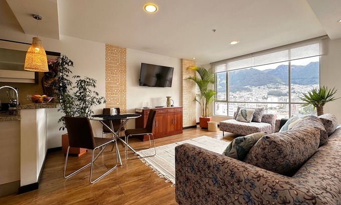 La Mariscal Apartment | 2-bedroom apartment in Quito 2 blocks from the Swiss Hotel safe quiet location