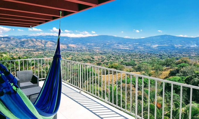 Escobal Apartment | 2 Bedroom Apartment With Amazing View!