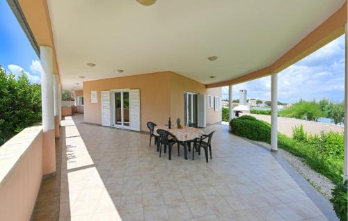 Ugljan Apartment | 2 Bedroom Awesome Apartment In Ugljan
