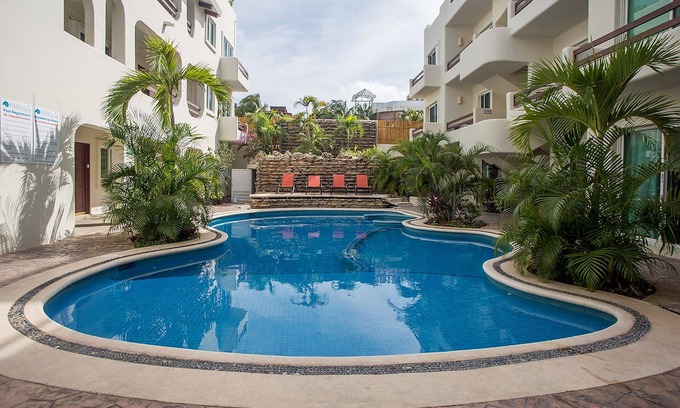 12th Street Condo | 2 Bedroom Condo. + Pool close to the beach, 5th Ave
