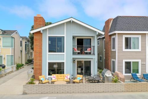 Balboa Peninsula House | 2 Bedroom Home on the Beach with Ocean View