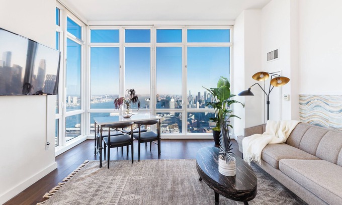 Newport Hotel | 2 Bedroom-Manhattan BIG Apple