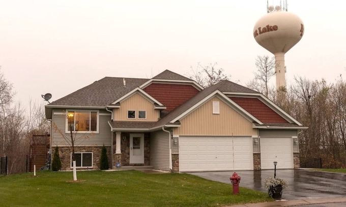 Forest Lake Apartment | 2 Bedroom Oasis! Mother in-Law Apt Forest Lake, MN