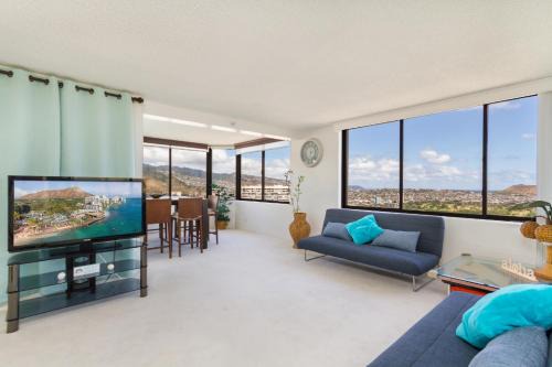 Waikiki Apartment | 2 Bedroom Penthouse w/Ocean Views