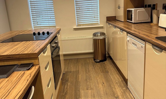 Grimsby Apartment | 2 Bedroom/Private Parking/Fast WiFi/Serviced Apartment