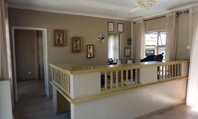 Harare Apartment | 2 Bedroomed Apartment With En-suite and Kitchenette - 2069