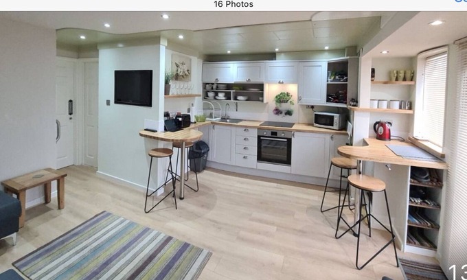 Galmpton Ski Chalet | 2 Bedroomed chalet in Galmpton Holiday park Galmpton Torbay Devon