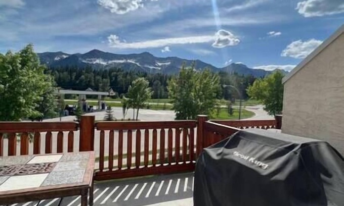 East Kootenay Apartment | 2 bedrooms plus loft room - Deck - BBQ