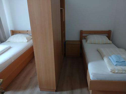 Weiden in der Oberpfalz Apartment | 2-Bett Zimmer