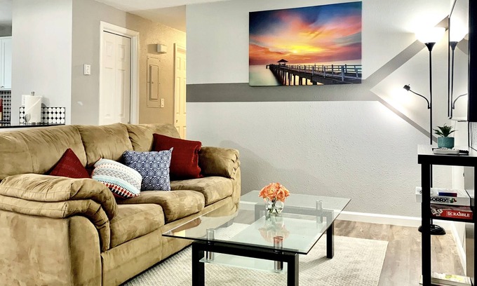 Aloha House | 2 BR Single Story Townhouse w King Bed