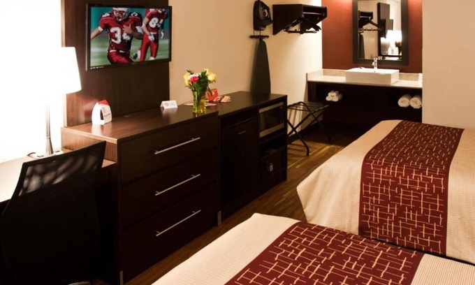 Dublin House | 2 Budget-Friendly Units! FREE Parking, Short Drive to Riverside Crossing Park