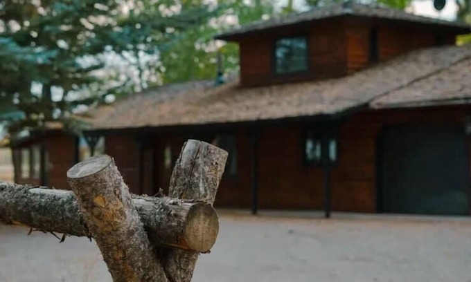Idaho Falls Cabin | 2 HEISE CABINS- FREE SKIING TO KELLY CANYON INCLUDED